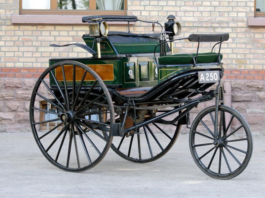  Benz Patent Motorwagen Typ III 1888 года  (фото 1 из 4)
